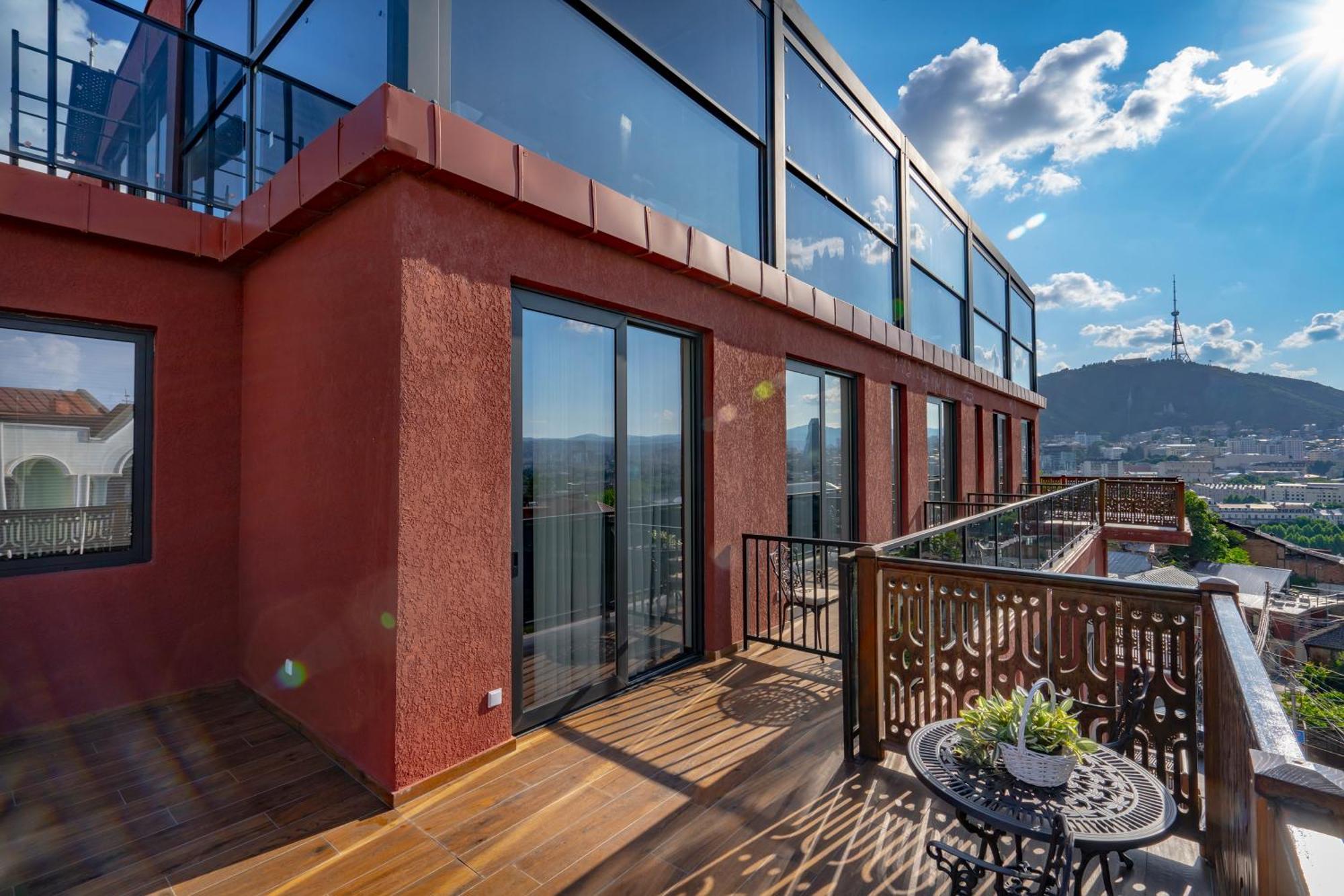 Iris Hotel Tbilisi Eksteriør bilde