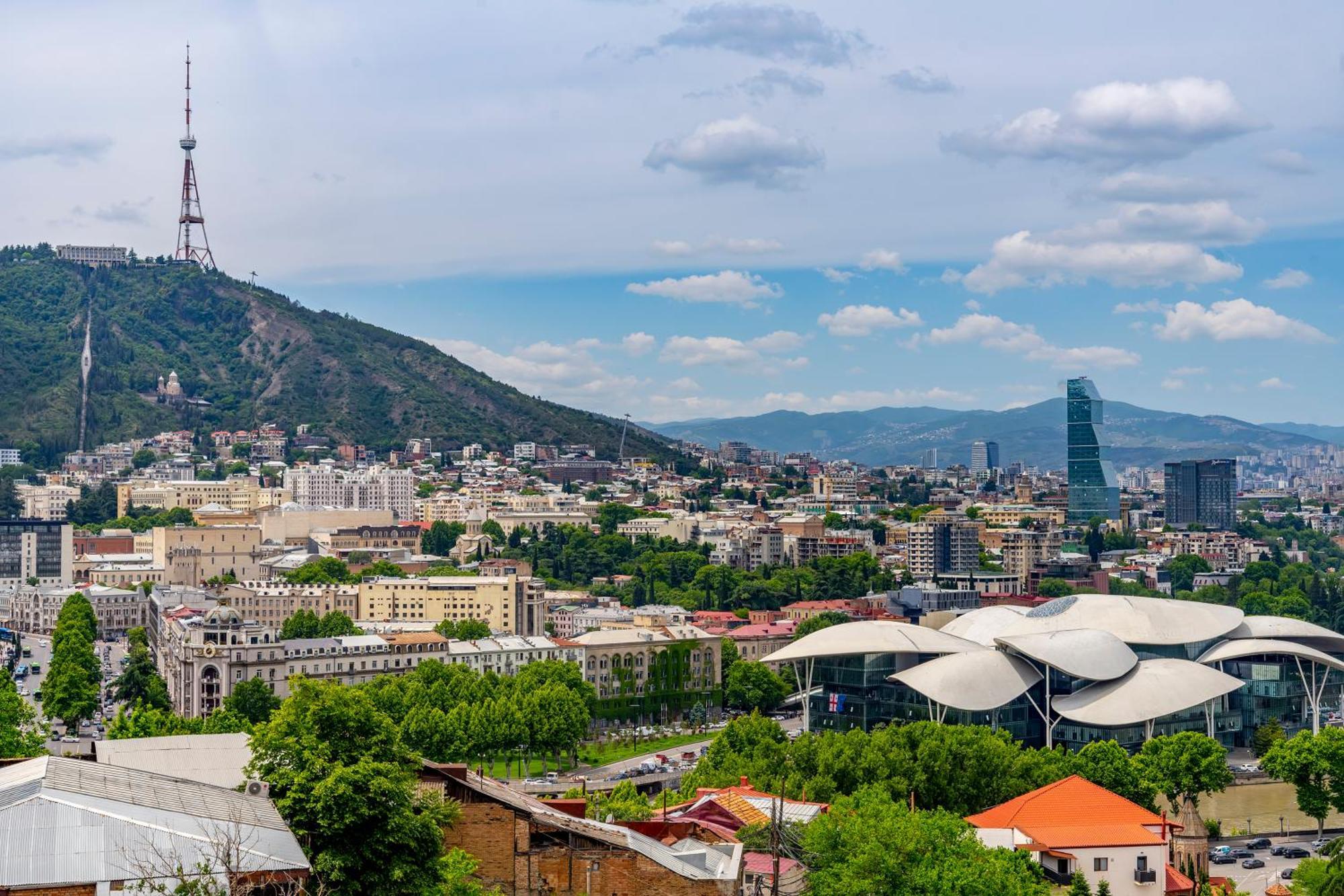 Iris Hotel Tbilisi Eksteriør bilde