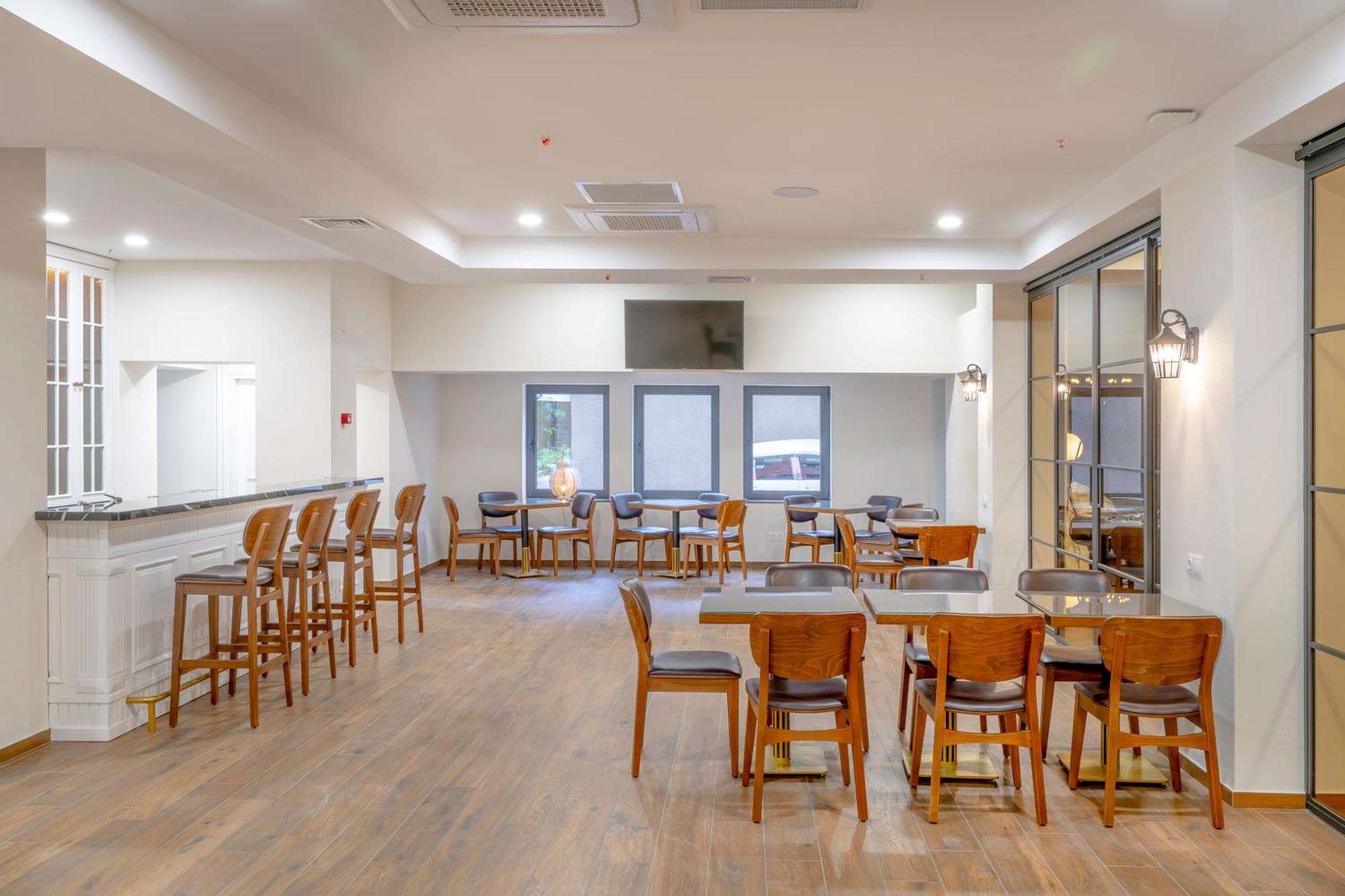 Iris Hotel Tbilisi Eksteriør bilde