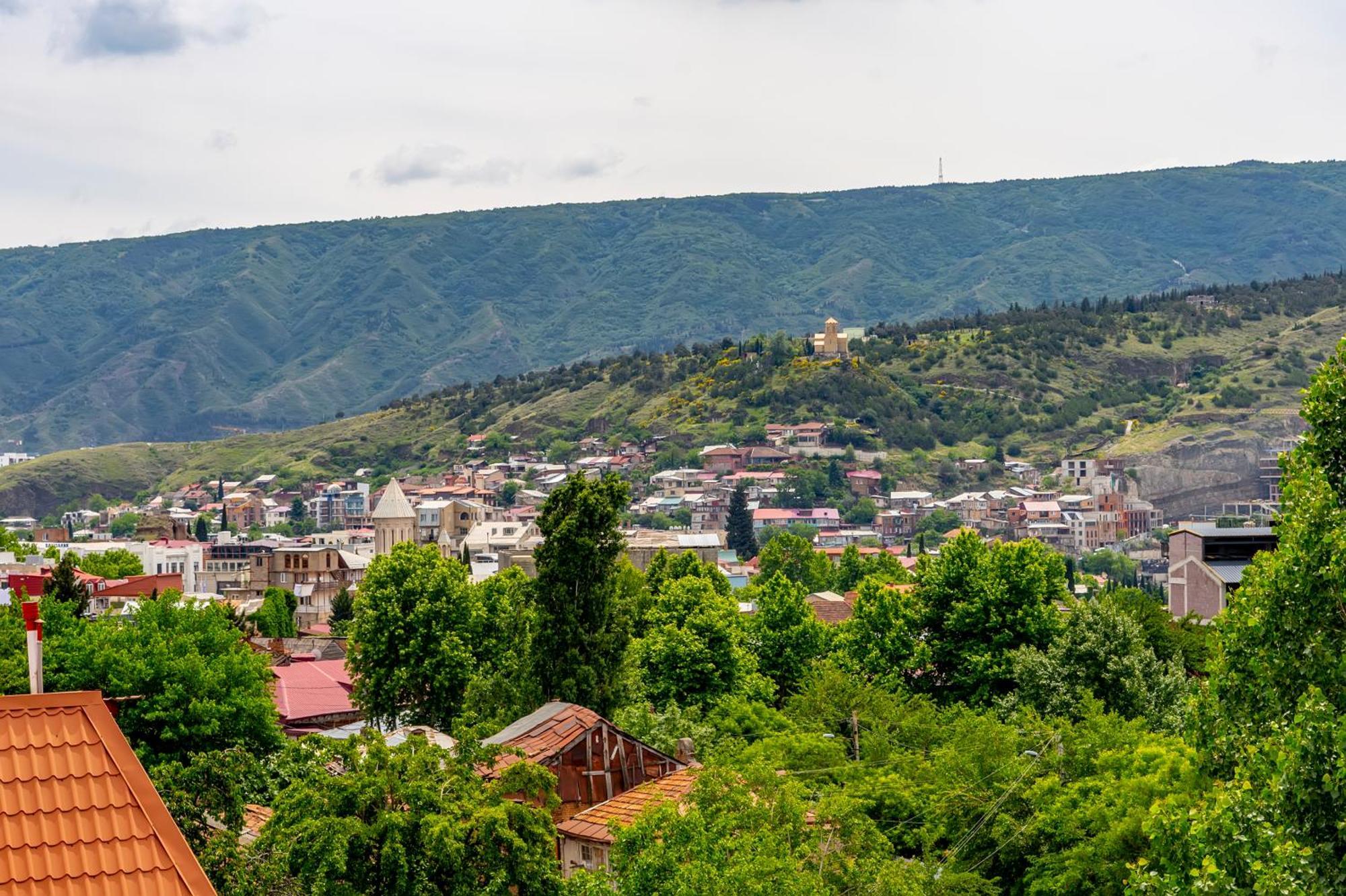 Iris Hotel Tbilisi Eksteriør bilde