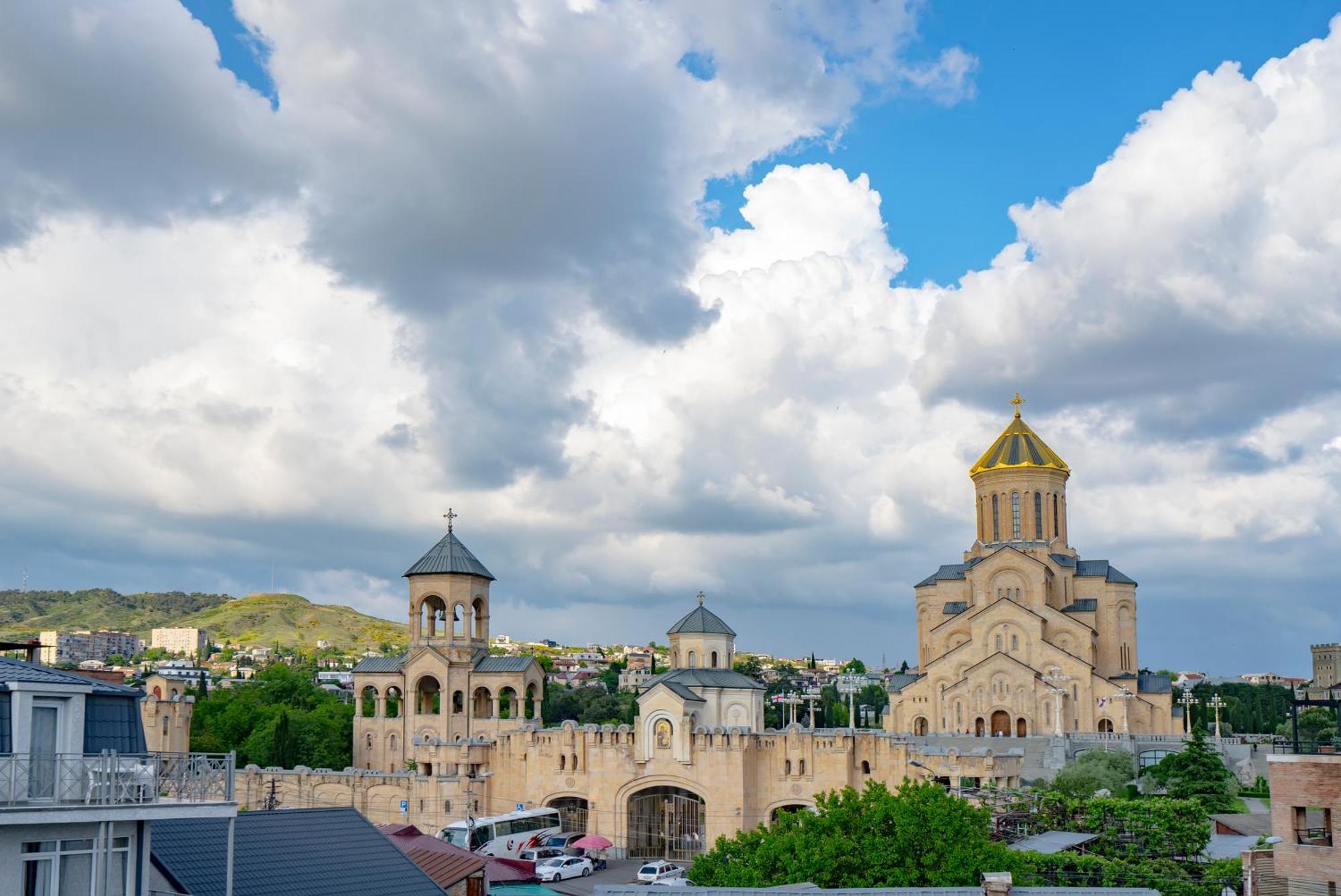 Iris Hotel Tbilisi Eksteriør bilde