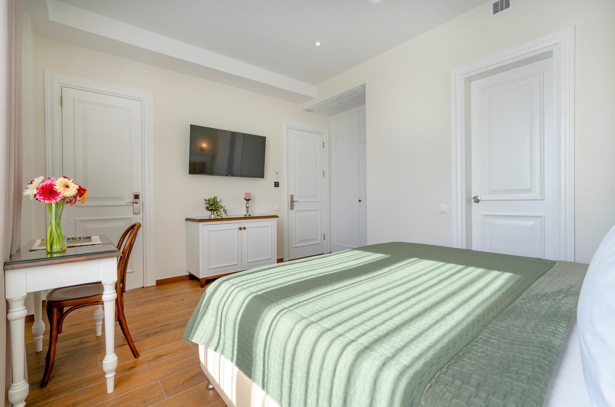 Iris Hotel Tbilisi Eksteriør bilde