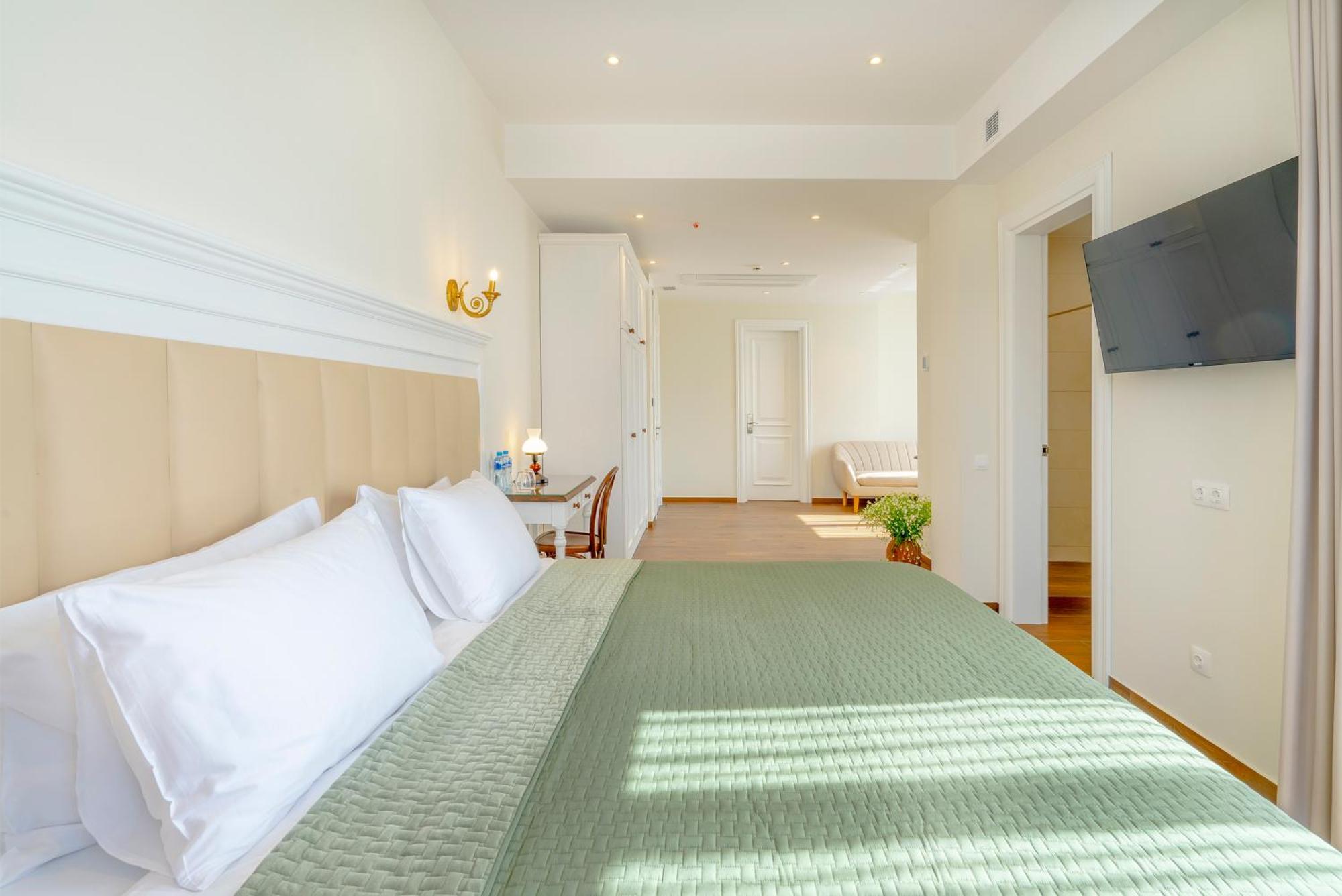 Iris Hotel Tbilisi Eksteriør bilde