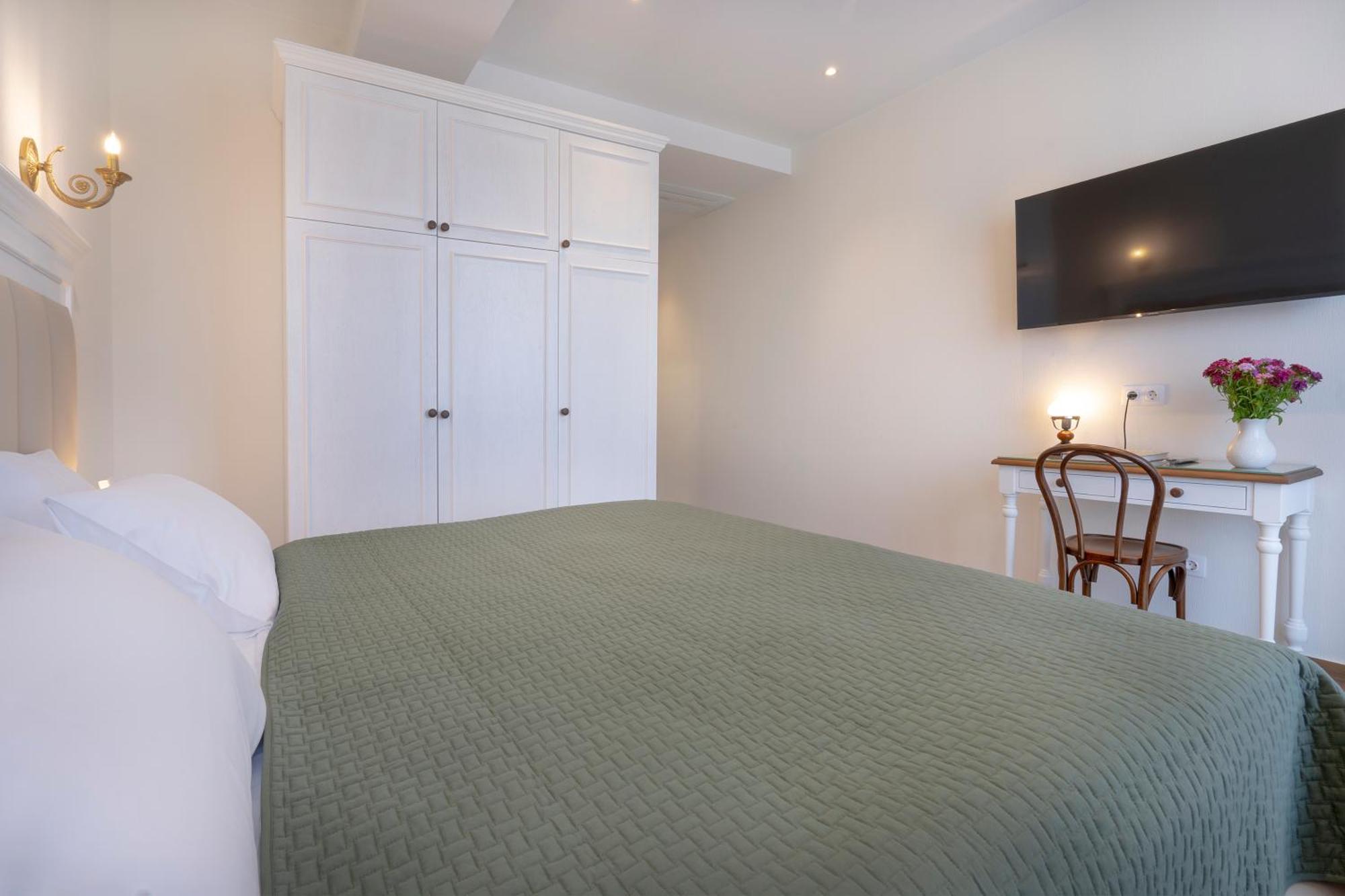 Iris Hotel Tbilisi Eksteriør bilde