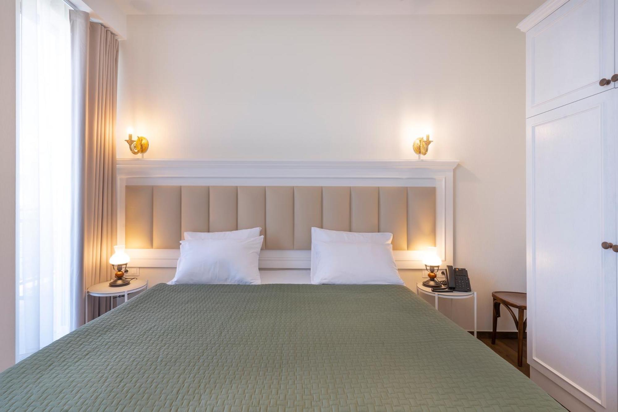 Iris Hotel Tbilisi Eksteriør bilde