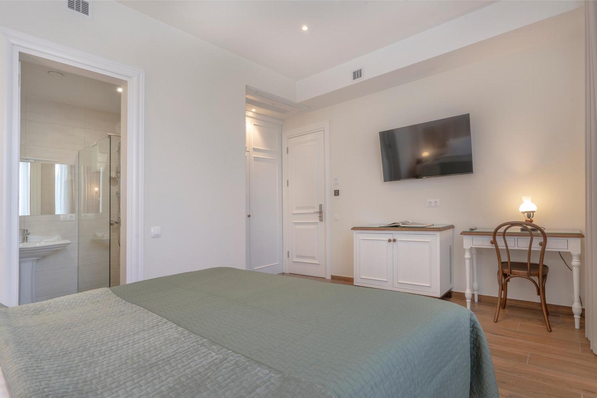 Iris Hotel Tbilisi Eksteriør bilde